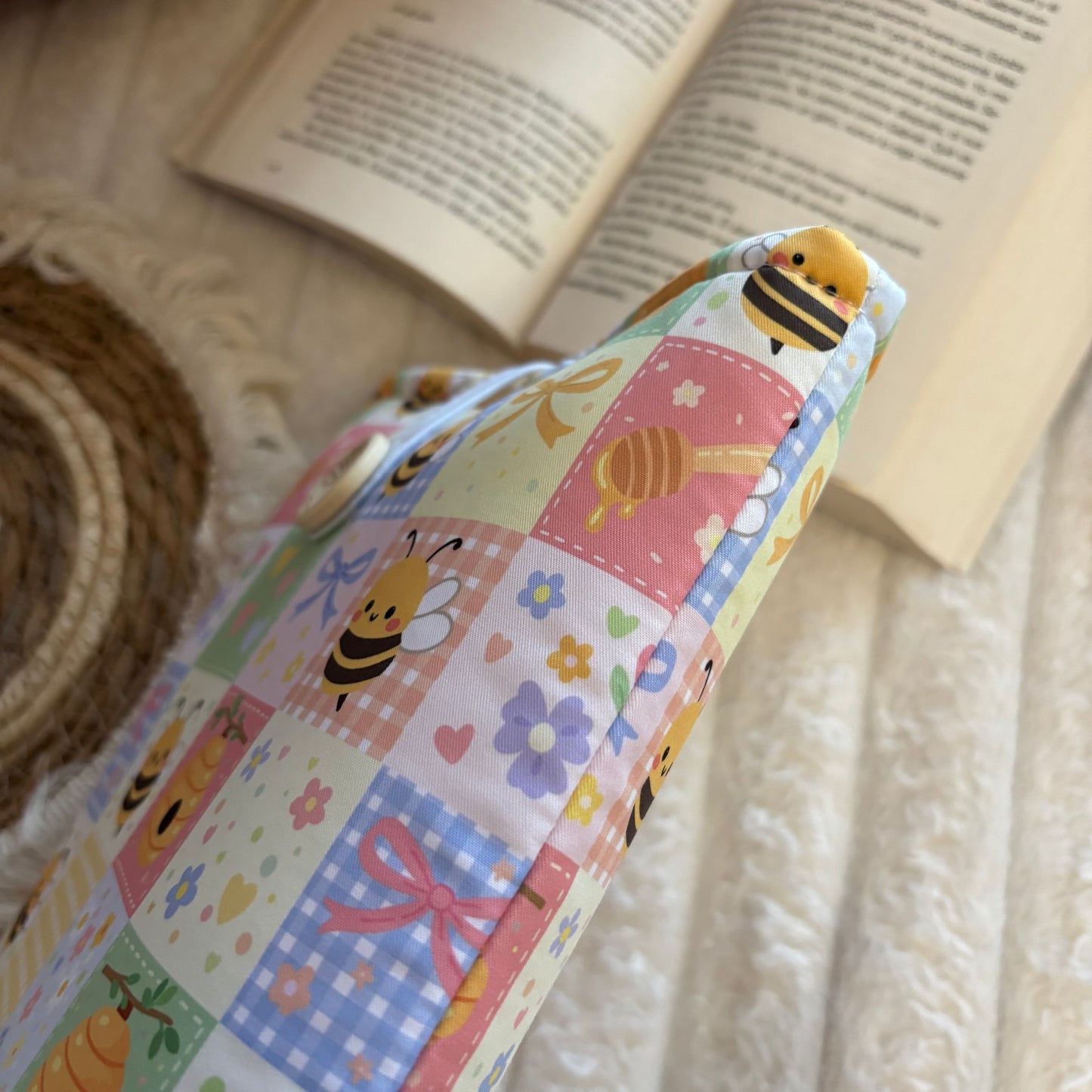 Funda literaria abejitas