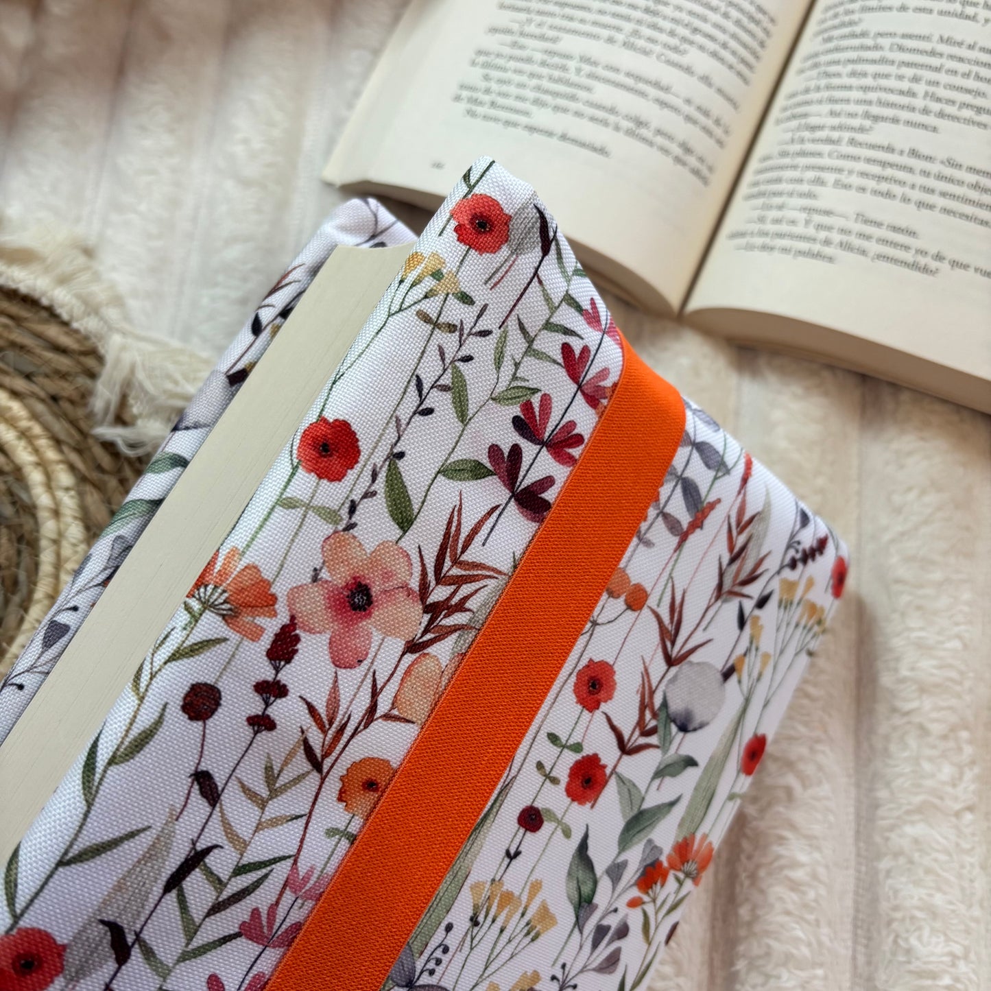 Funda ajustable ramas de flores impermeable