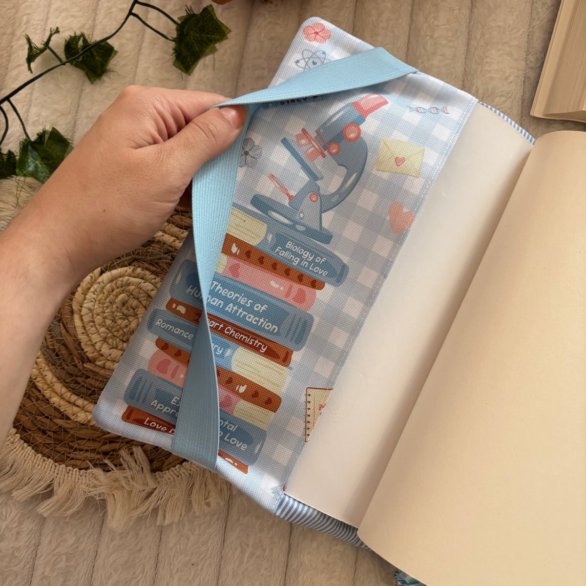 Funda ajustable impermeable inspirada en La hipótesis del amor impermeable
