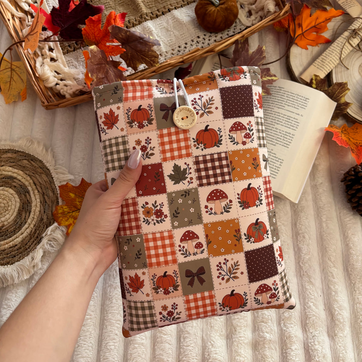 Funda literaria collage otoñal
