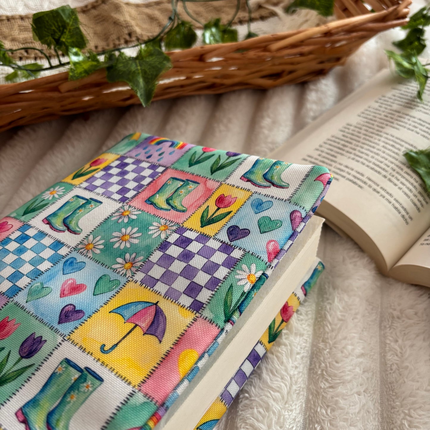 Funda ajustable corazones de Abril impermeable