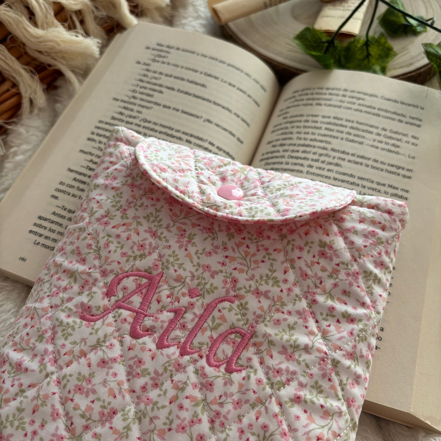 Funda kindle/kobo libra colour Versia acolchada y bordada con nombre