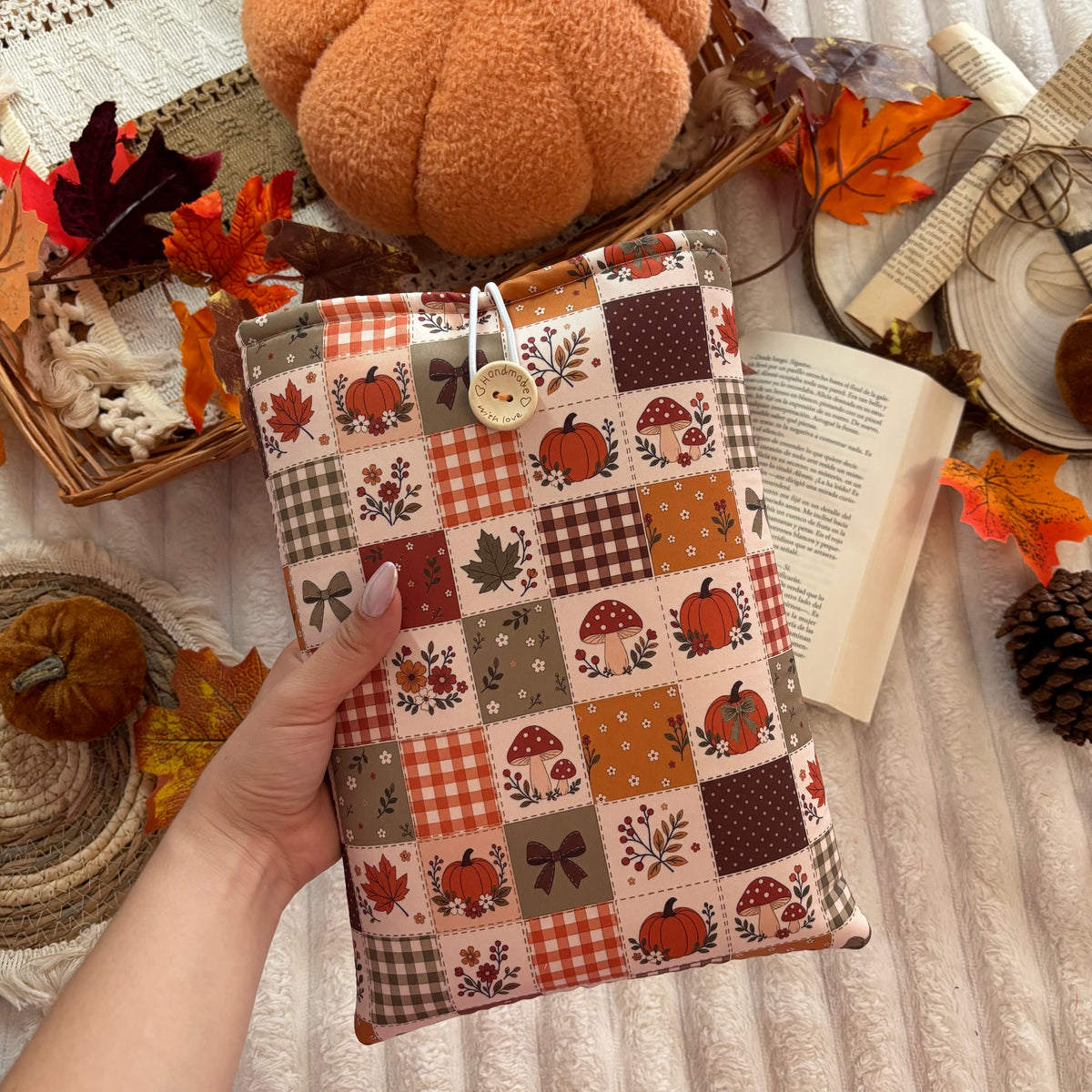 Funda literaria collage otoñal