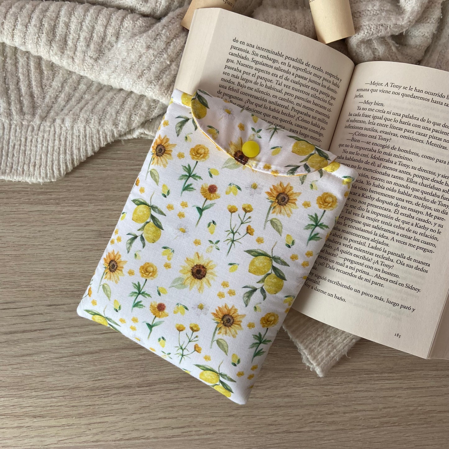 Funda kindle/kobo libra colour girasoles y limones