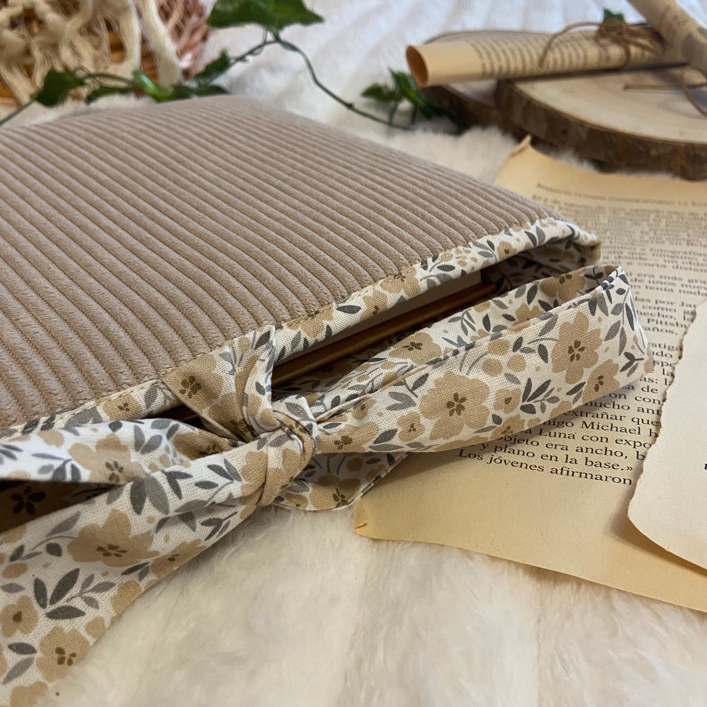 Funda literaria Versalles de pana