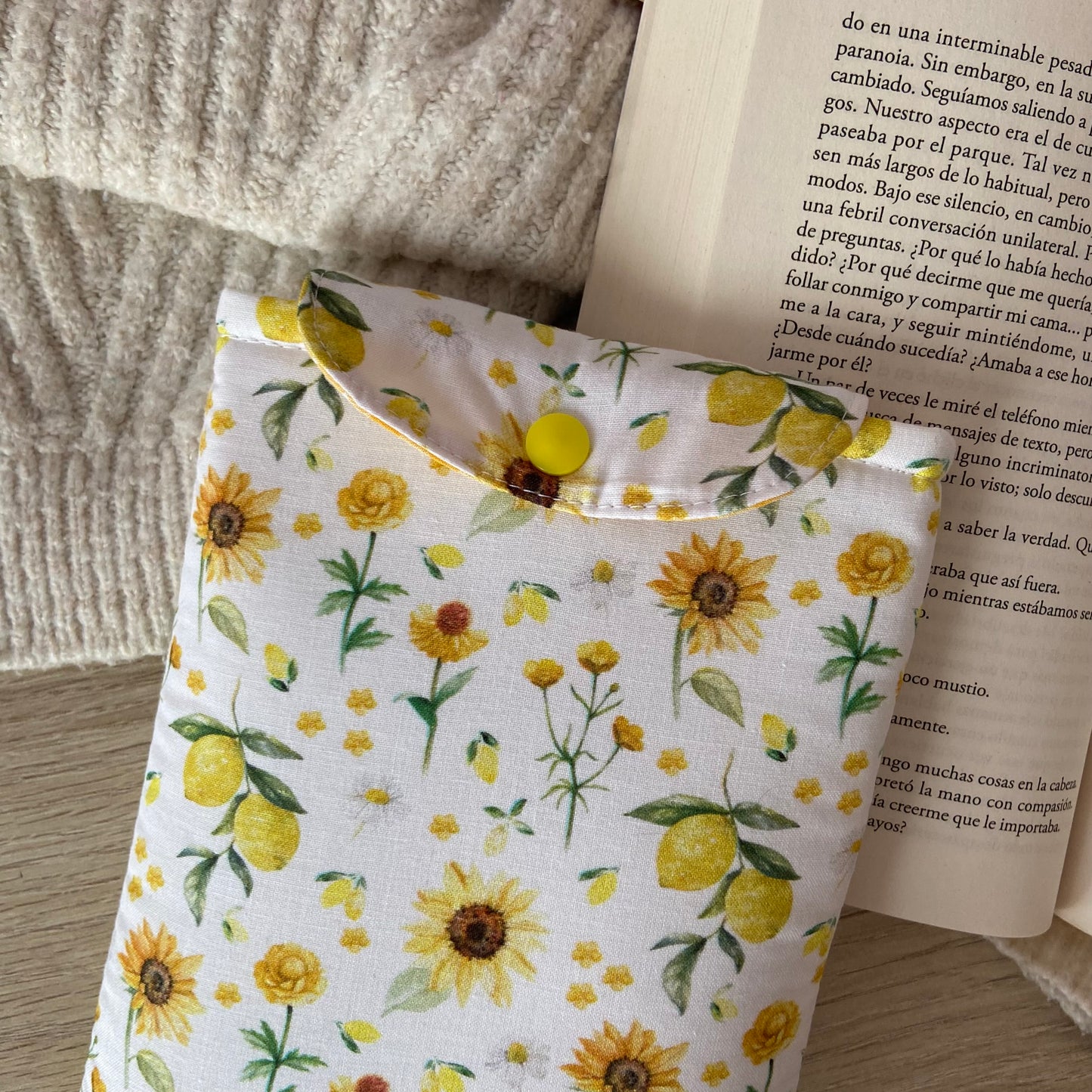 Funda kindle/kobo libra colour girasoles y limones