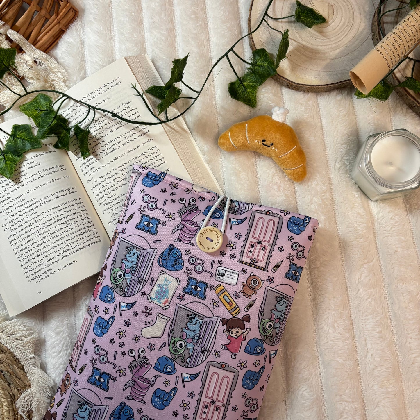 Funda literaria Monstruos S.A