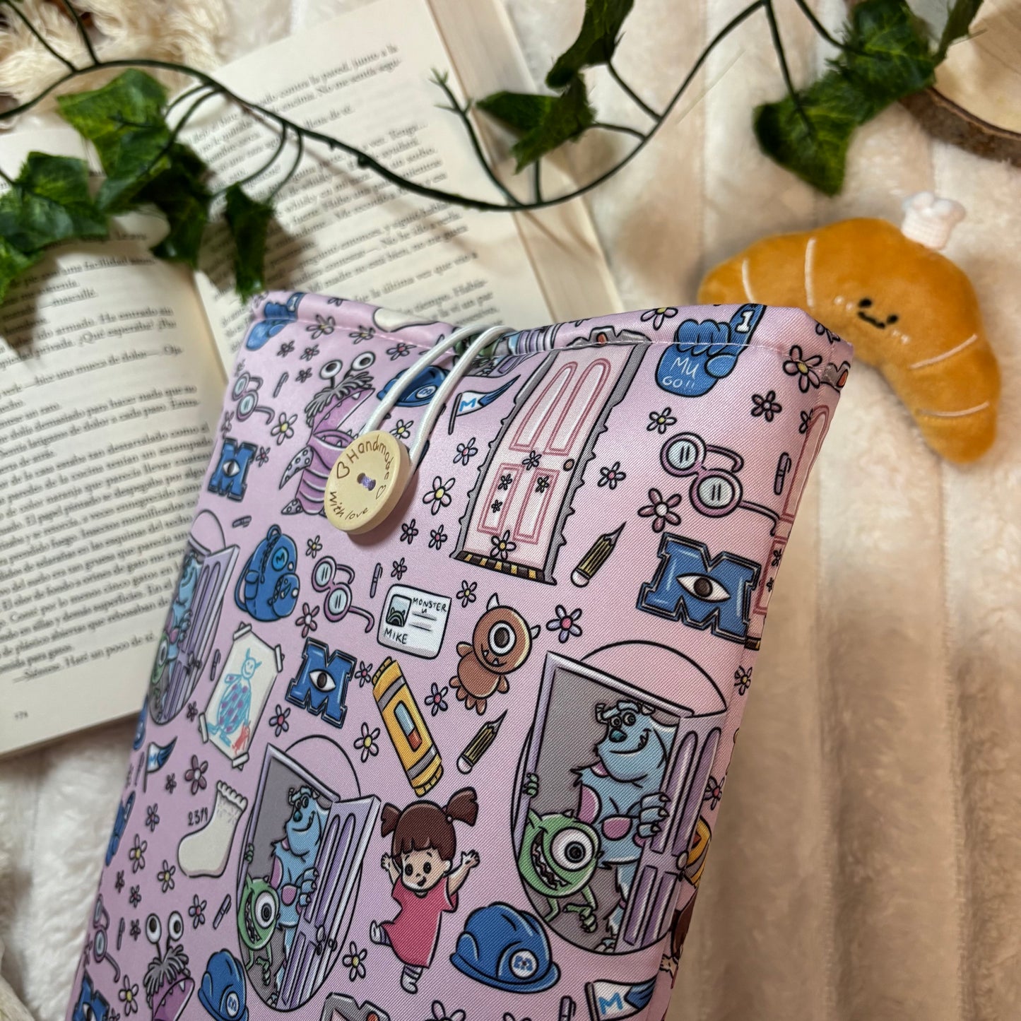 Funda literaria Monstruos S.A