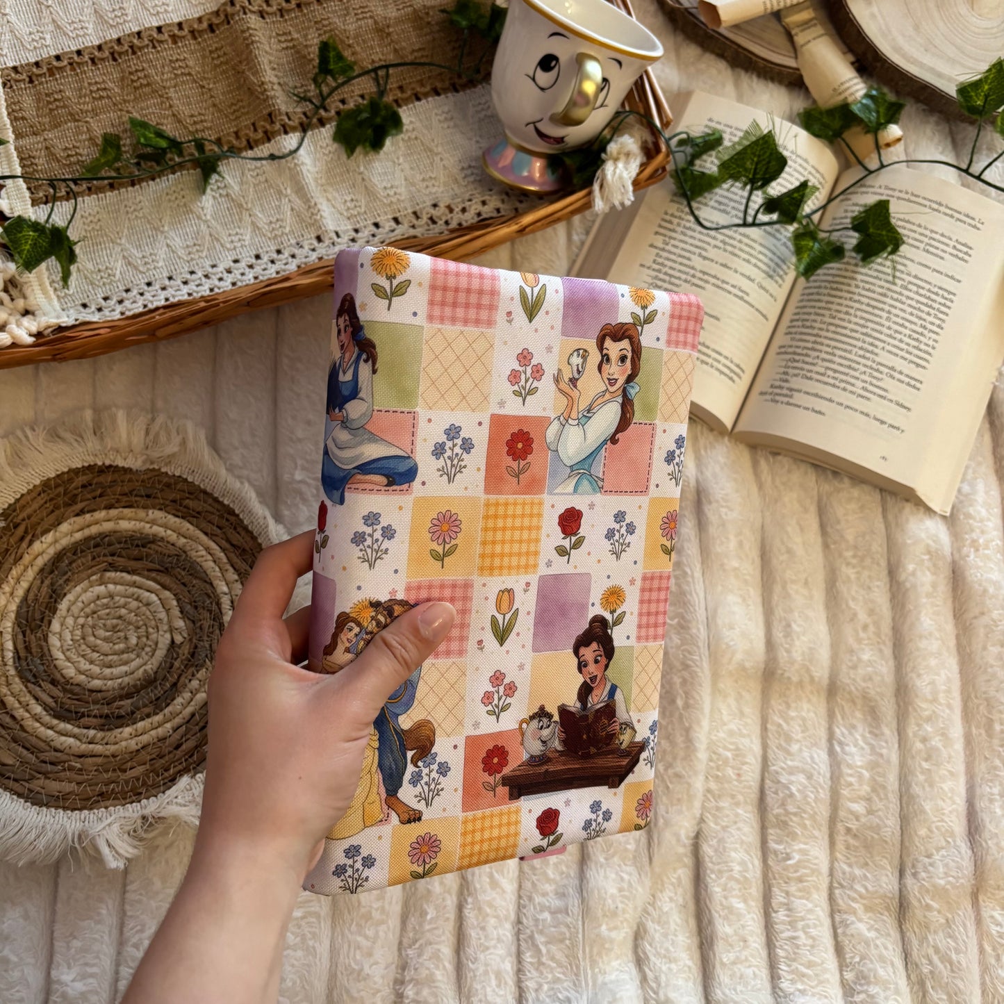 Funda ajustable Bella y Bestia Bloom impermeable