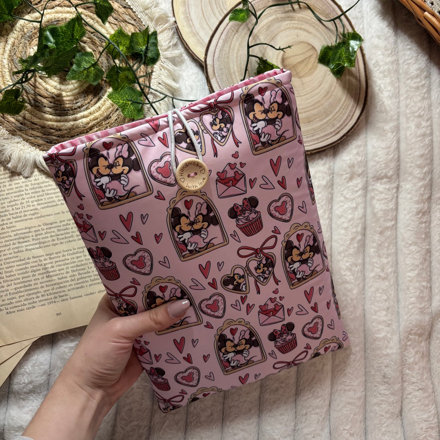 Funda literaria Mickey y Minnie enamorados