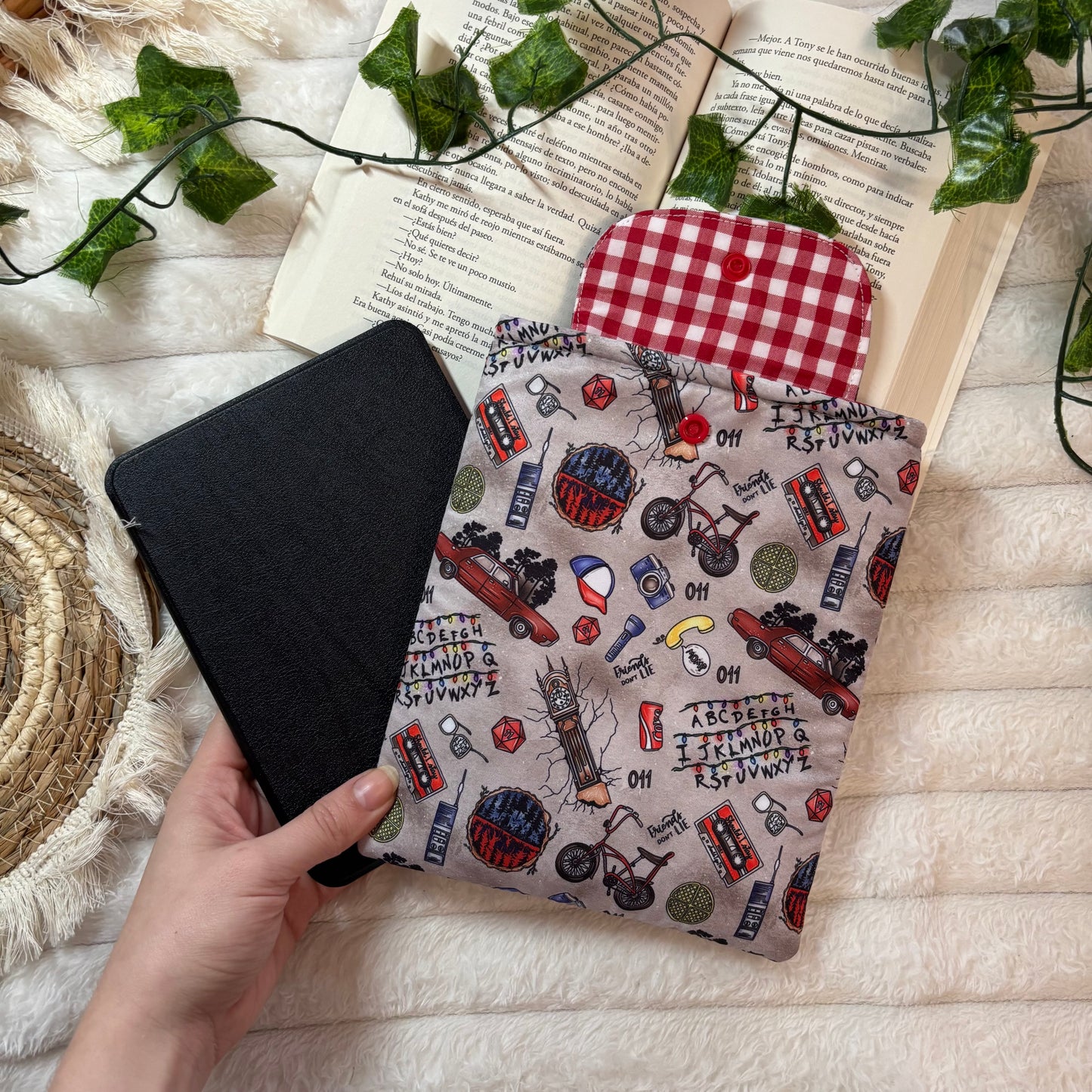 Funda kindle/kobo libra colour Stranger things