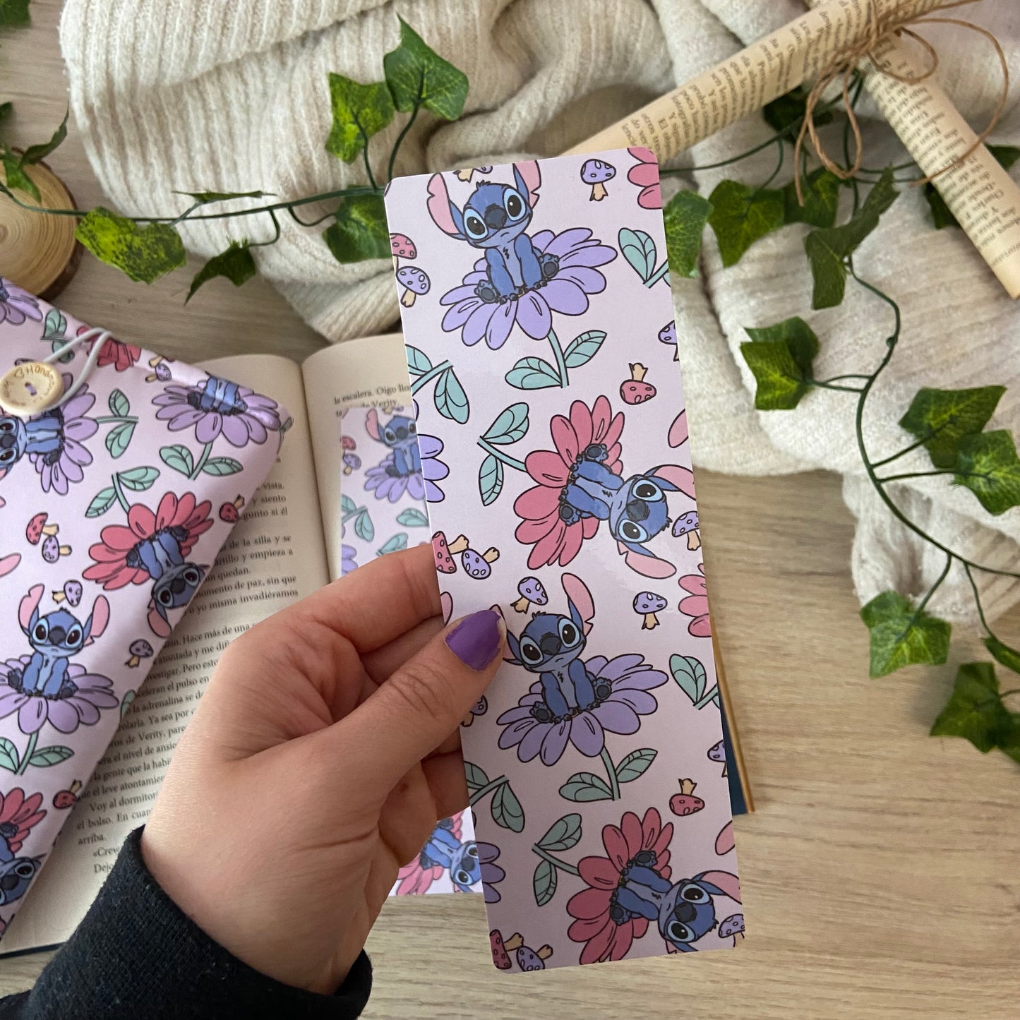 Marcapáginas Stitch primaveral