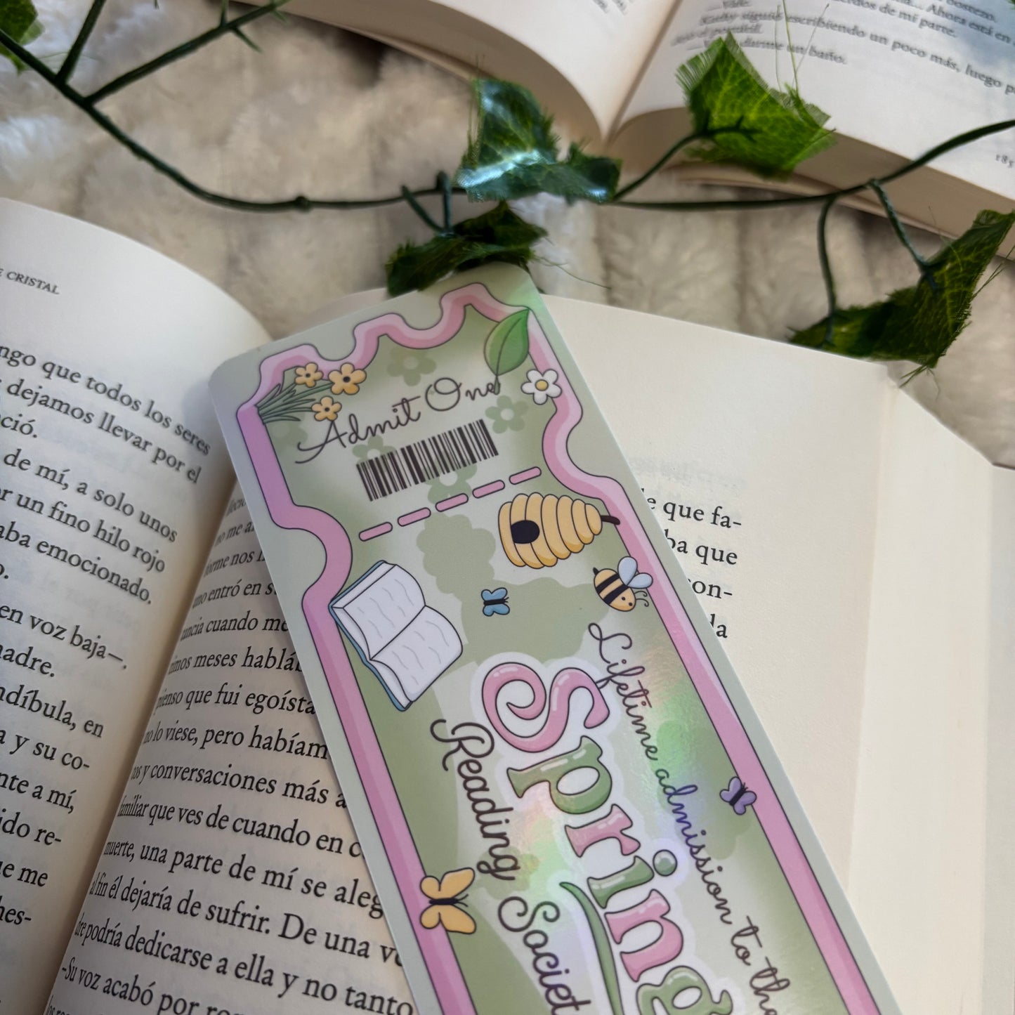 Marcapáginas Spring reading society holográfico