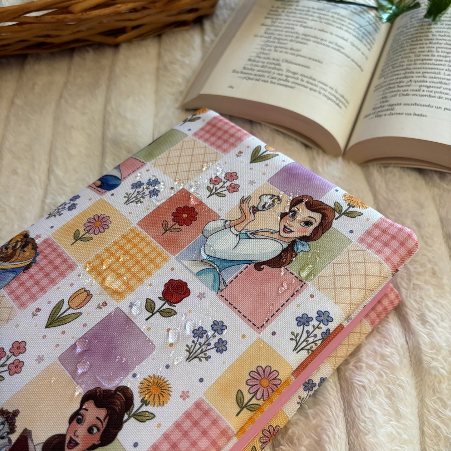 Funda ajustable Bella y Bestia Bloom impermeable