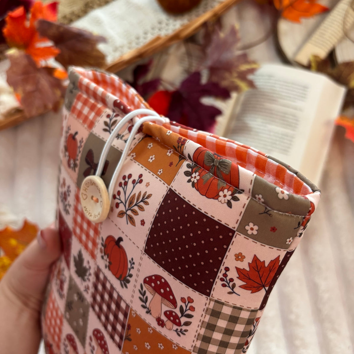 Funda literaria collage otoñal