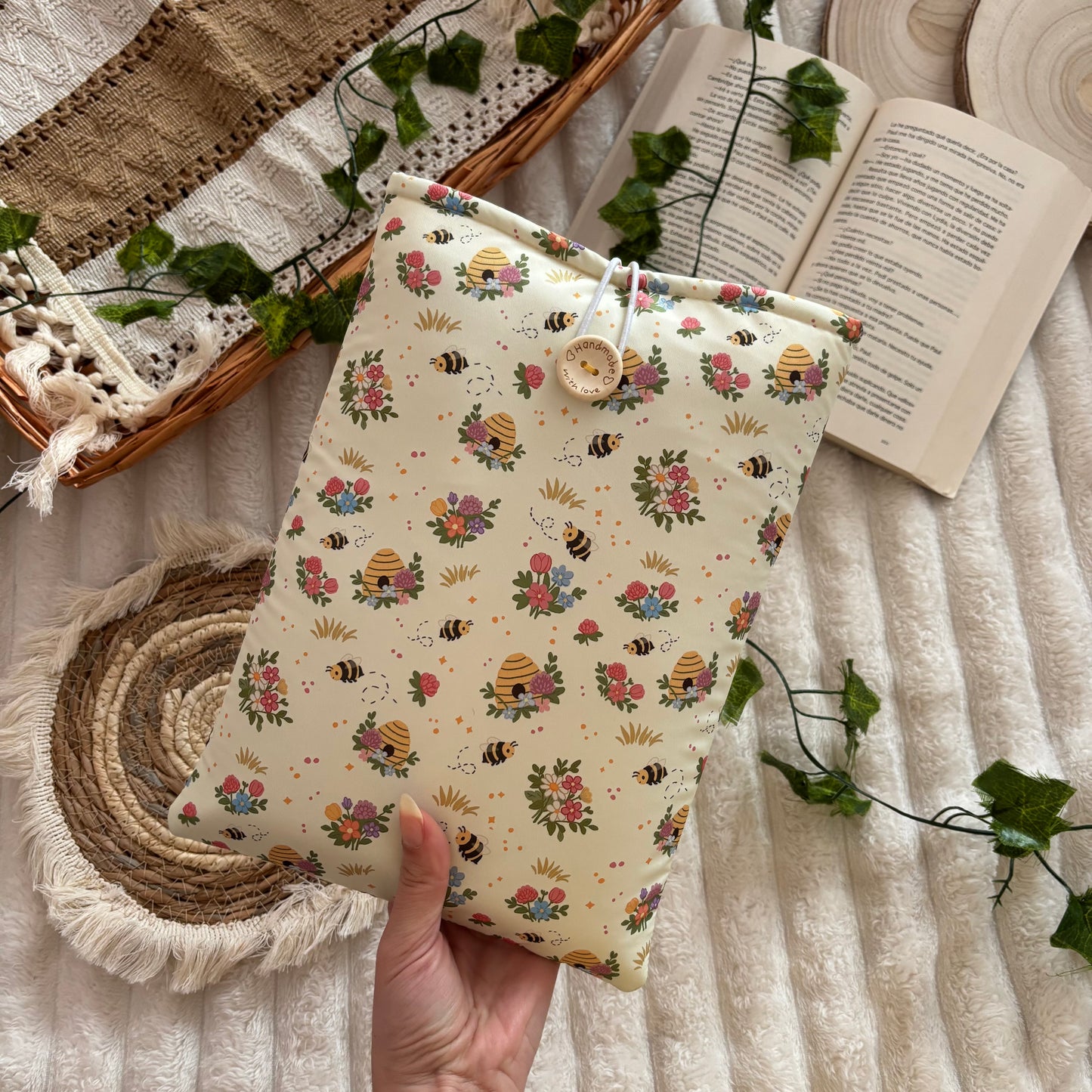 Funda literaria panel de abejas