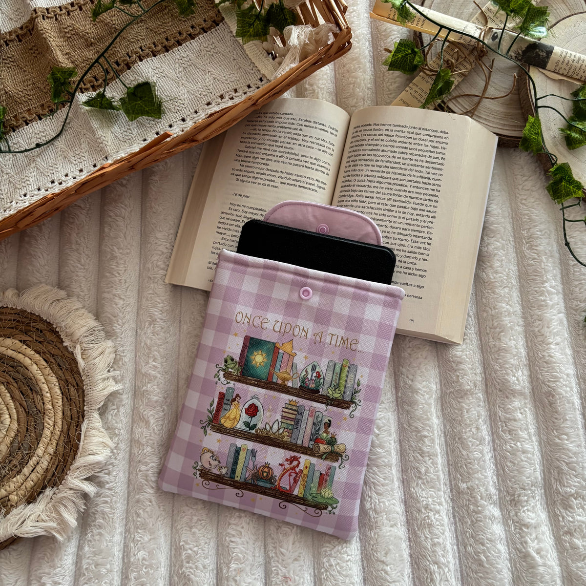 Funda kindle/kobo estantería princesas Disney impermeable