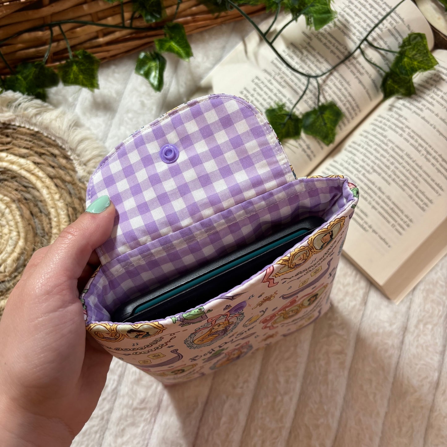 Funda kindle/kobo libra colour Rapunzel y Finn