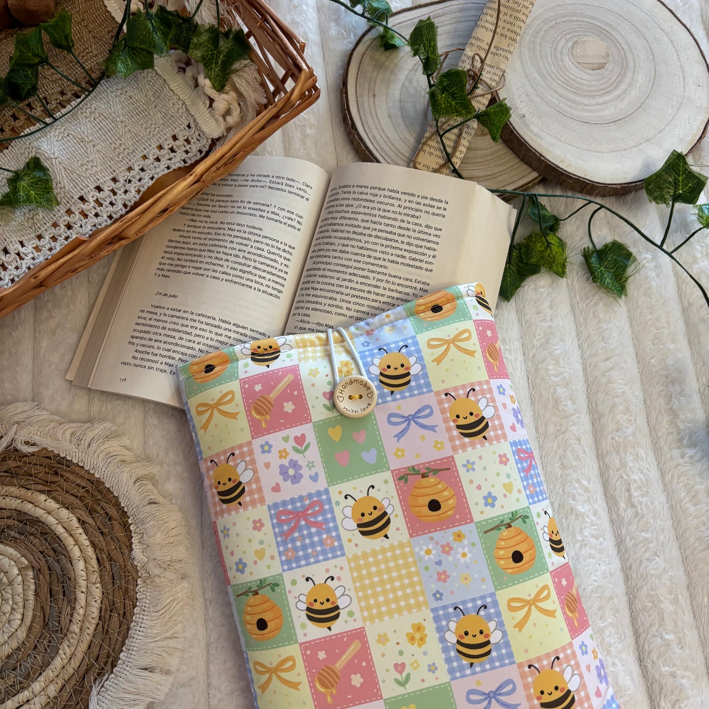 Funda literaria abejitas