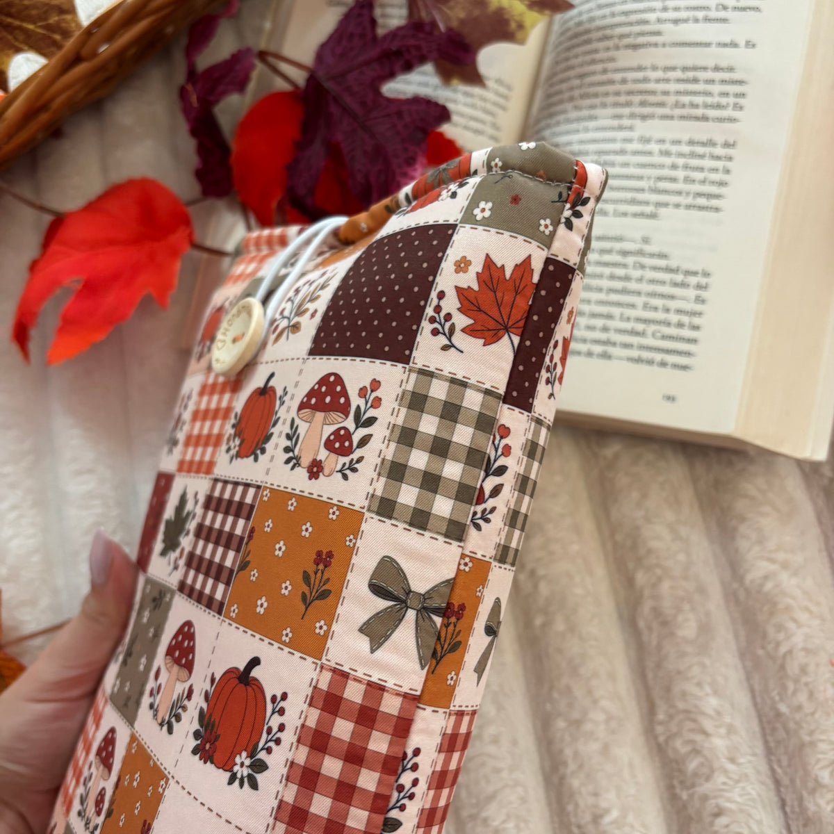 Funda literaria collage otoñal