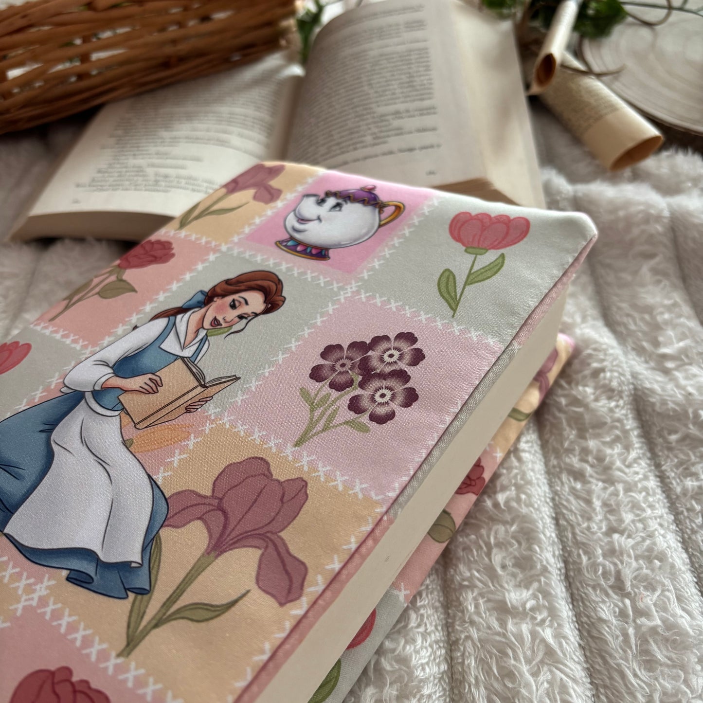 Funda ajustable Bella en primavera