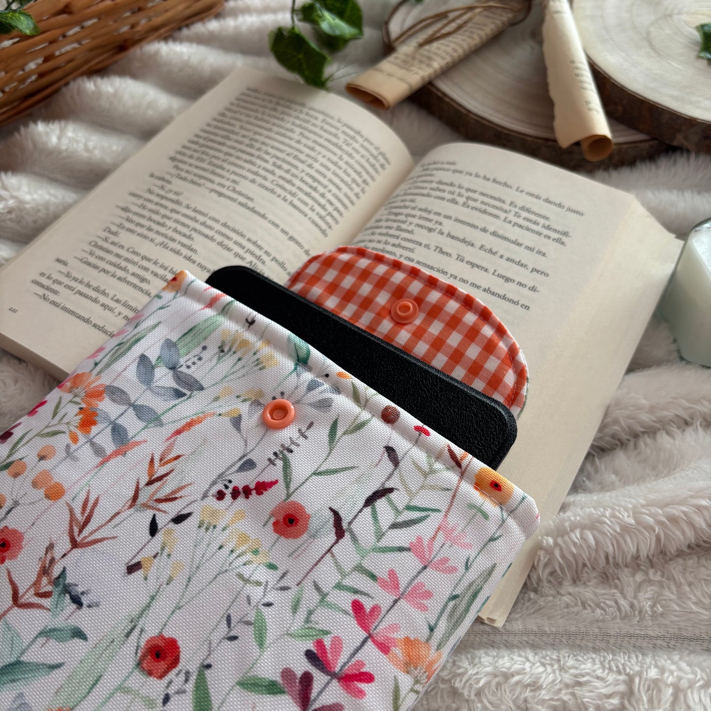 Funda para ebook Ramas de flores impermeable