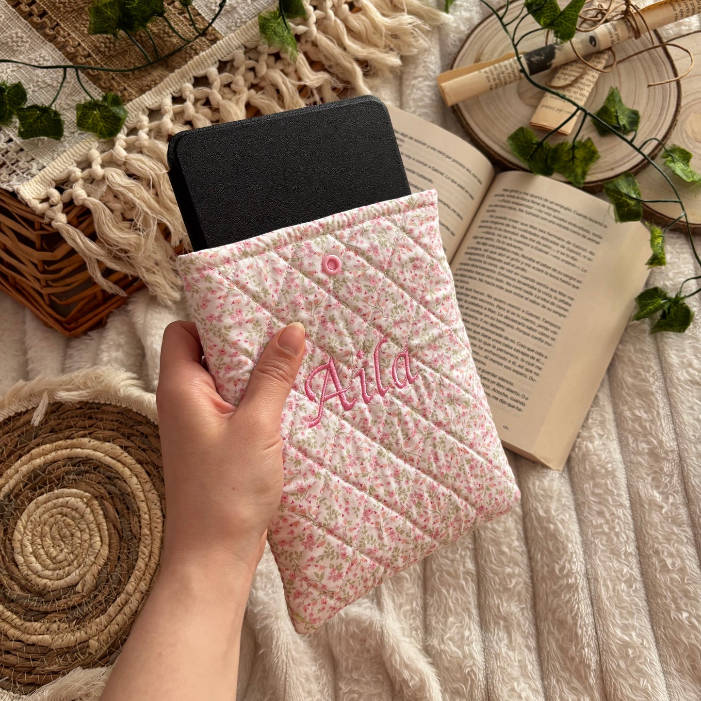Funda kindle/kobo libra colour Versia acolchada y bordada con nombre