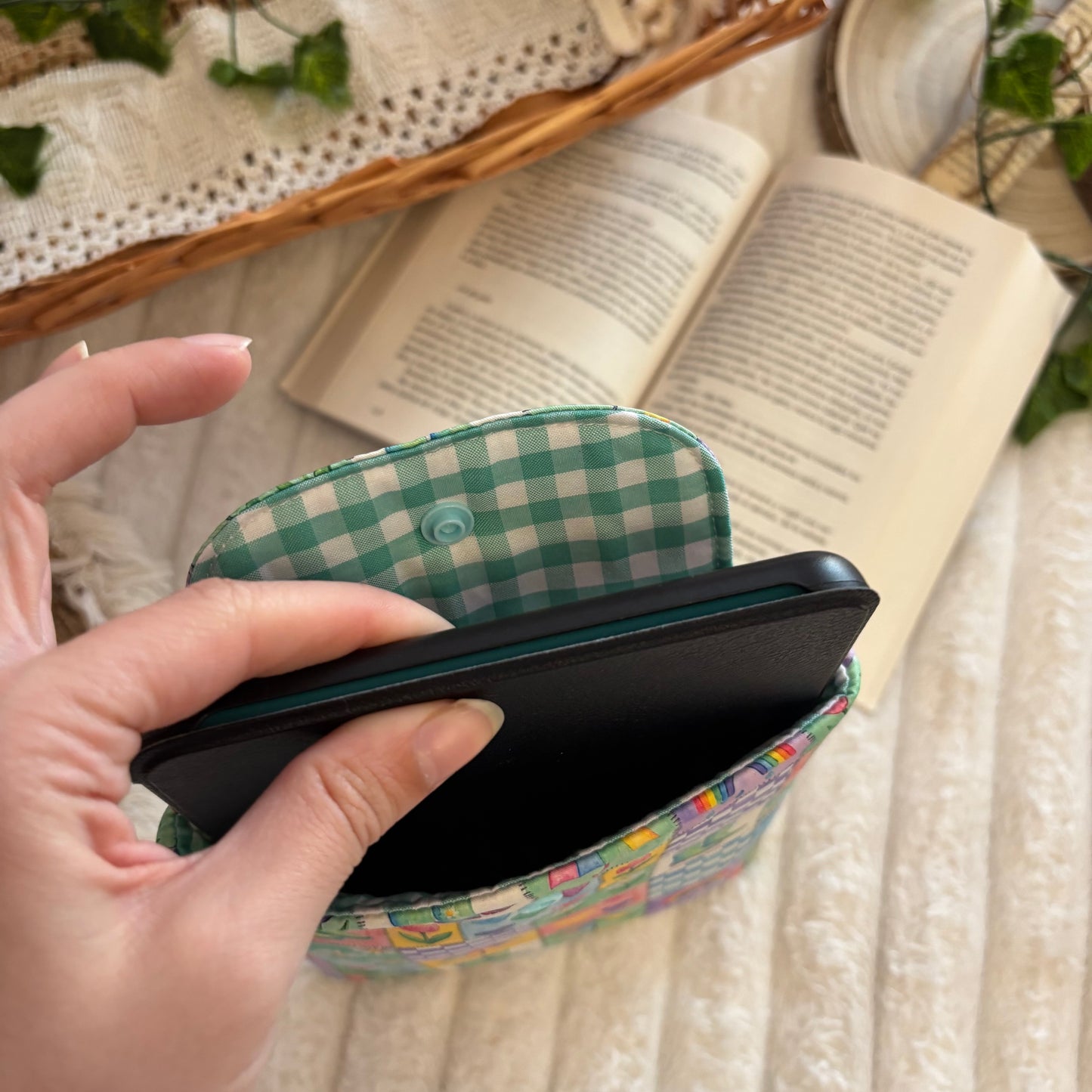 Funda kindle/kobo libra colour corazones de Abril