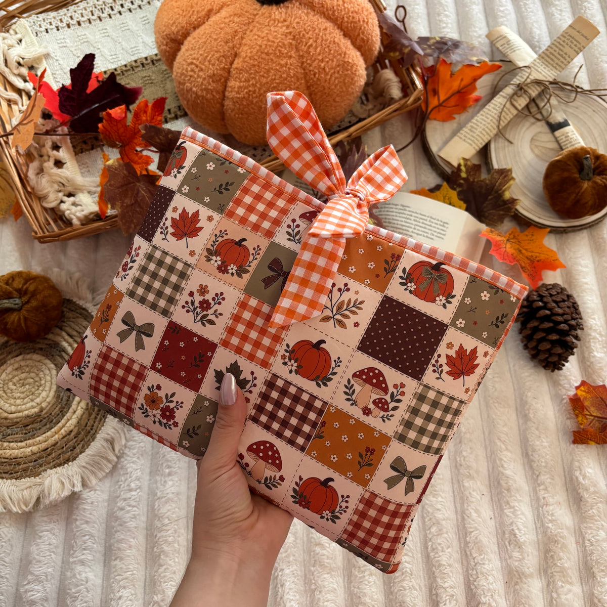 Funda literaria collage otoñal con lazo