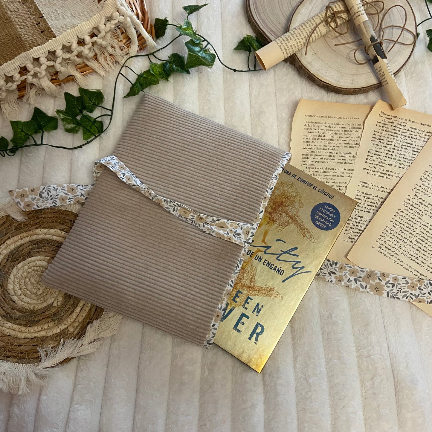 Funda literaria Versalles de pana