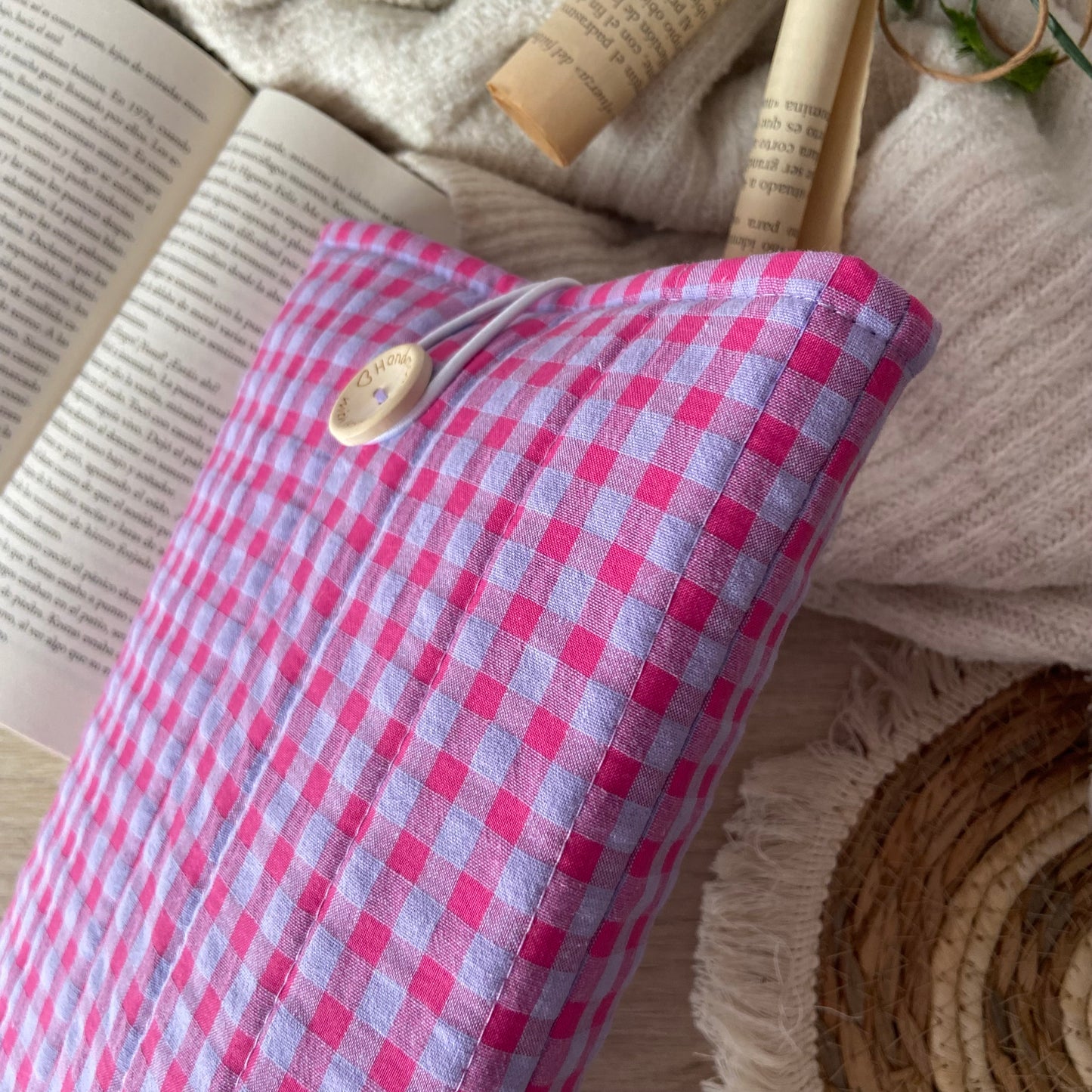 Funda literaria vichy morado y rosa