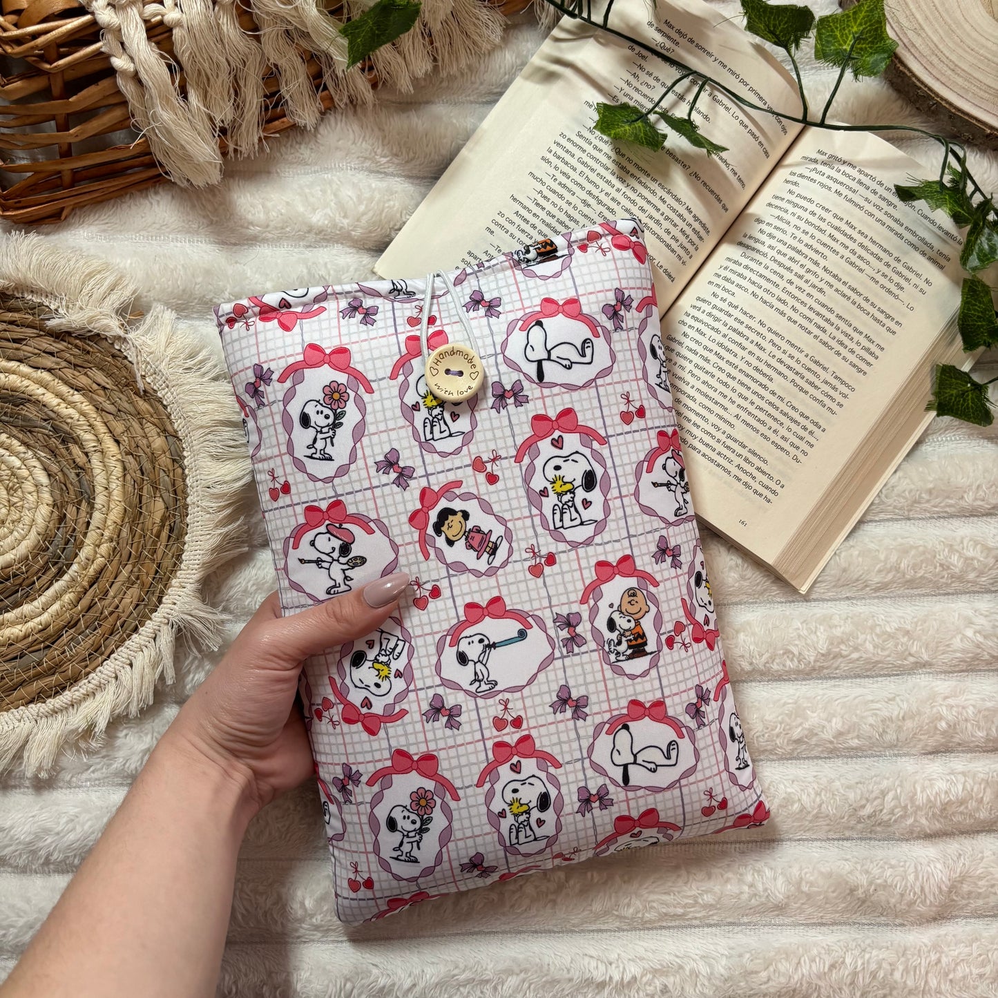 Funda literaria cute Snoopy