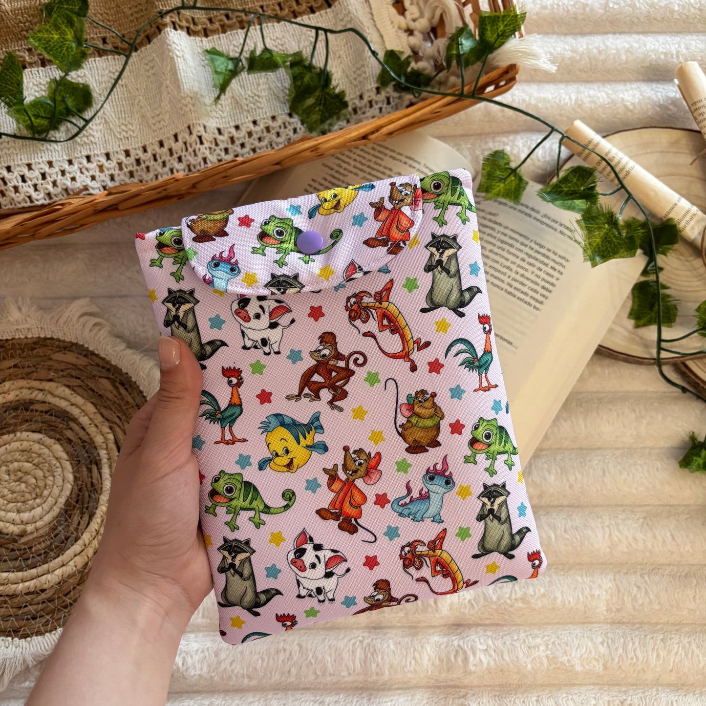 Funda kindle/kobo libra colour mascotas Disney impermeable