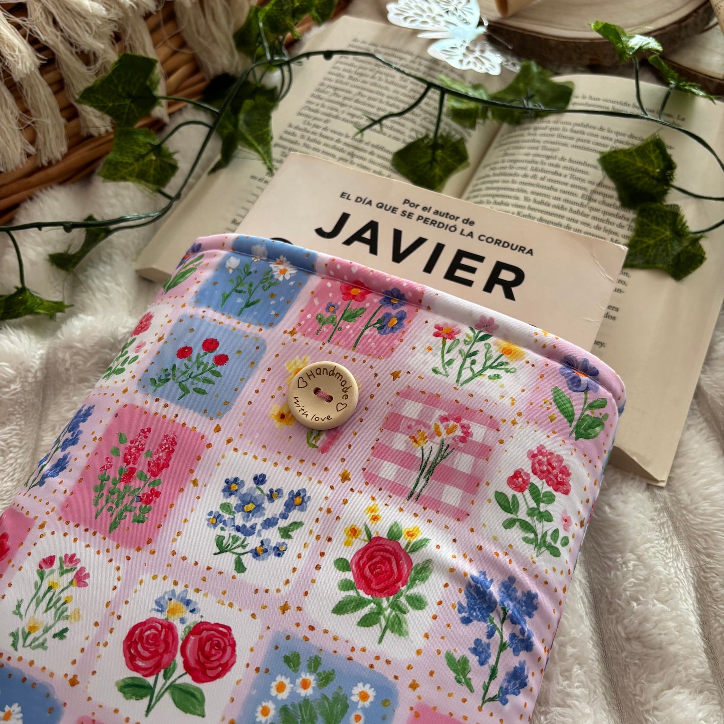 Funda literaria esencia primaveral