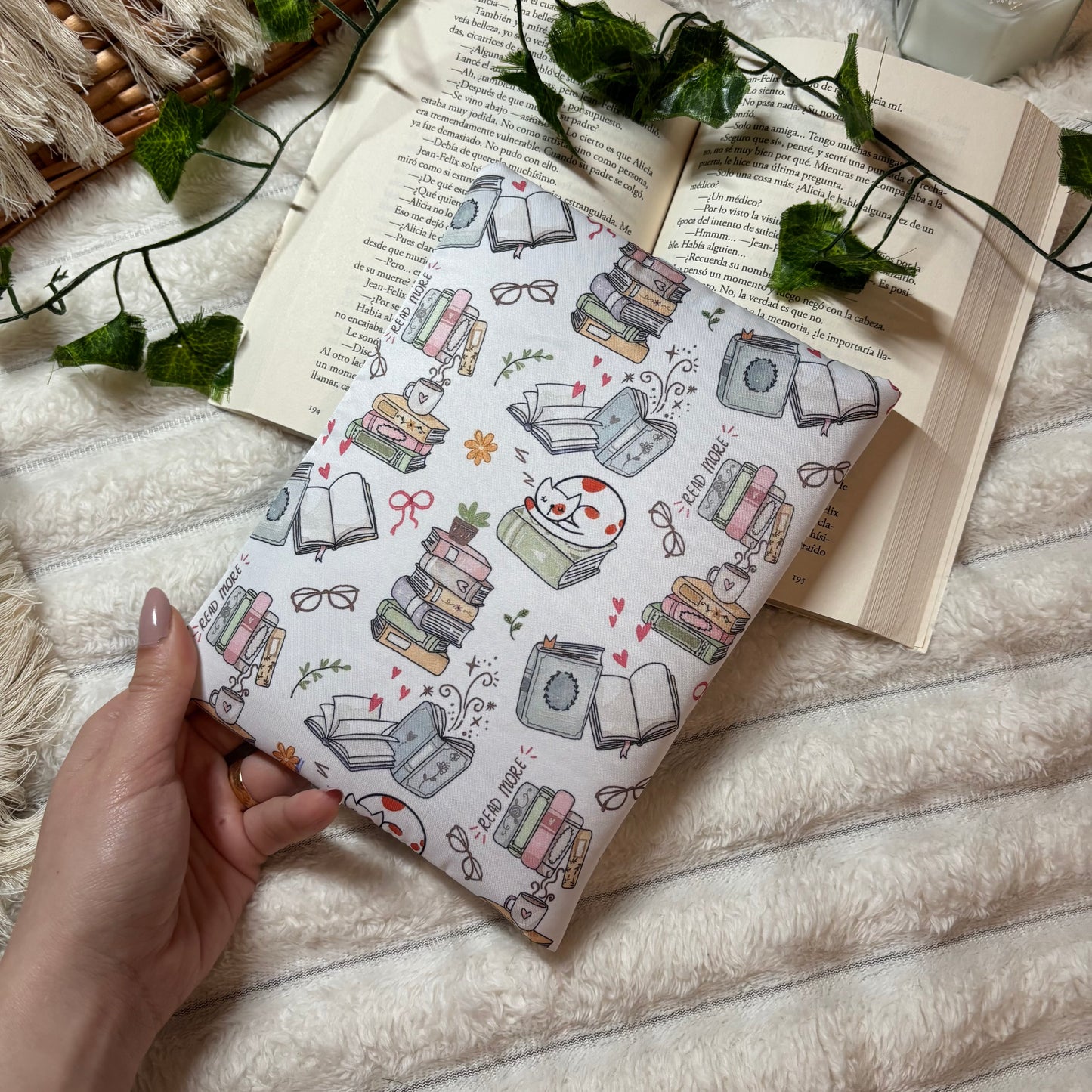 Funda de solapas para ebook gatitos lectores