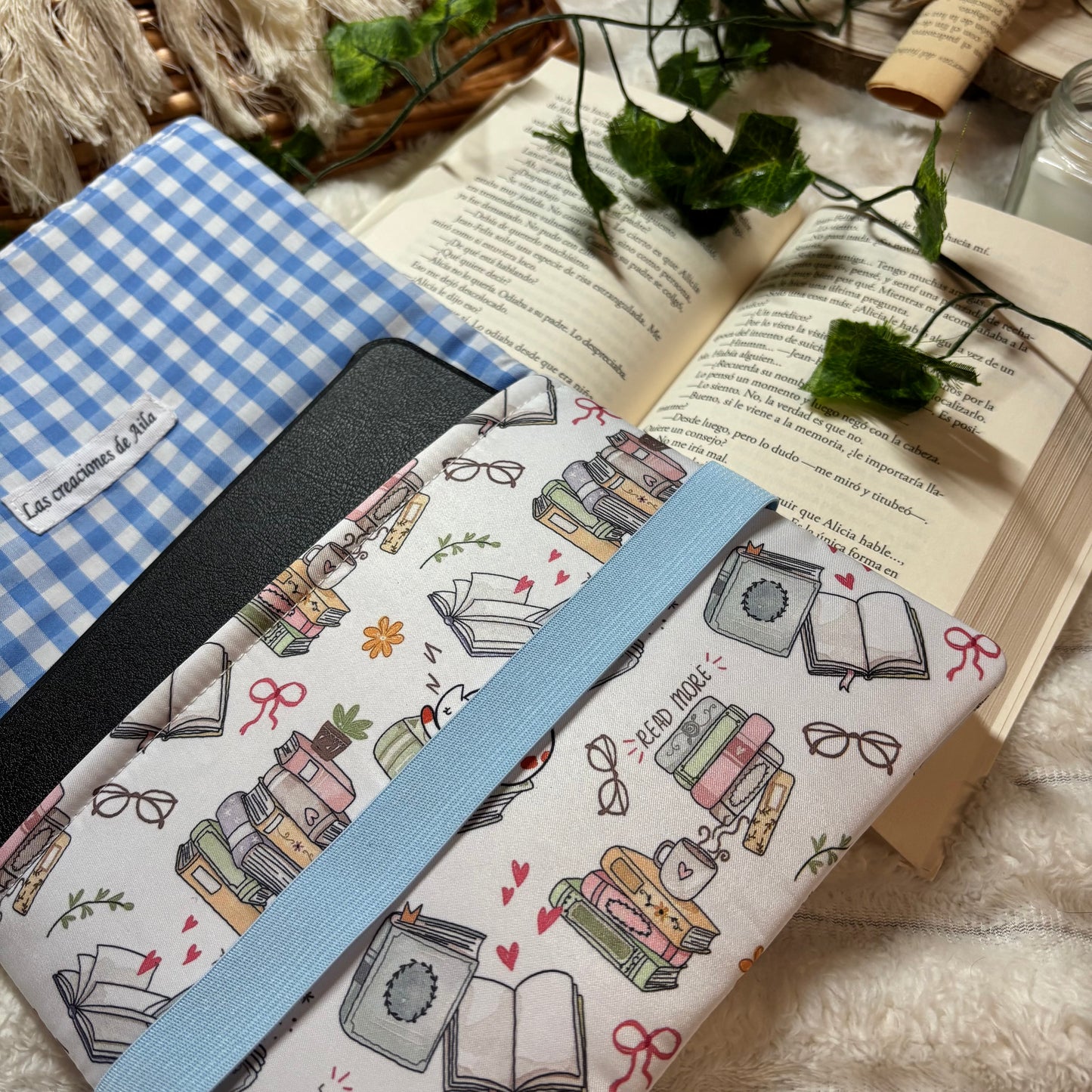 Funda de solapas para ebook gatitos lectores