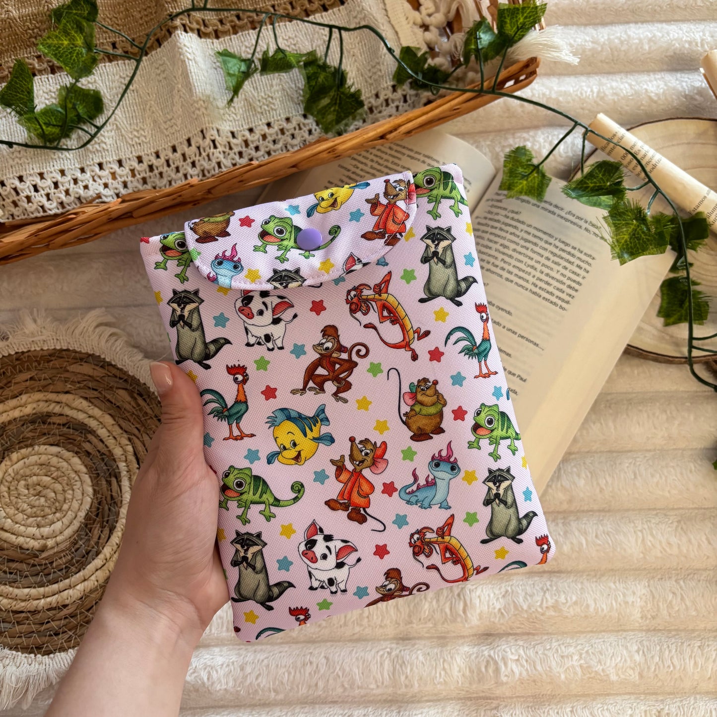 Funda kindle/kobo libra colour mascotas Disney impermeable
