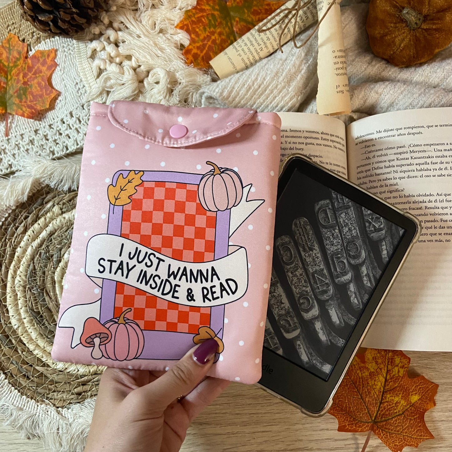 Funda kindle I just wanna stay inside & read outlet