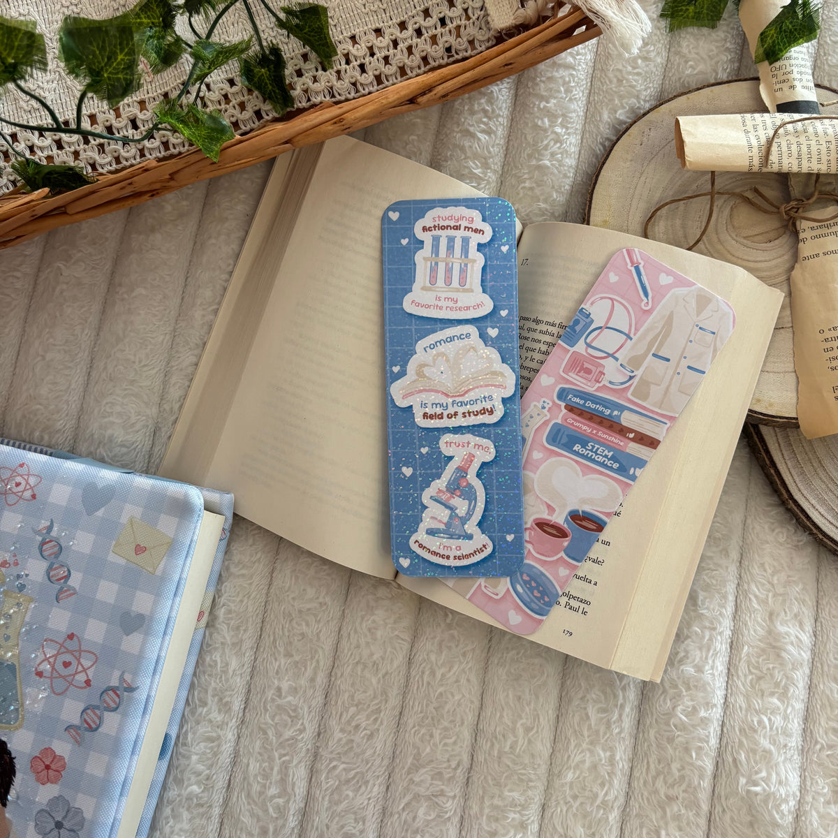 Pack 2 marcapáginas inspirados en La hipótesis del amor holográficos