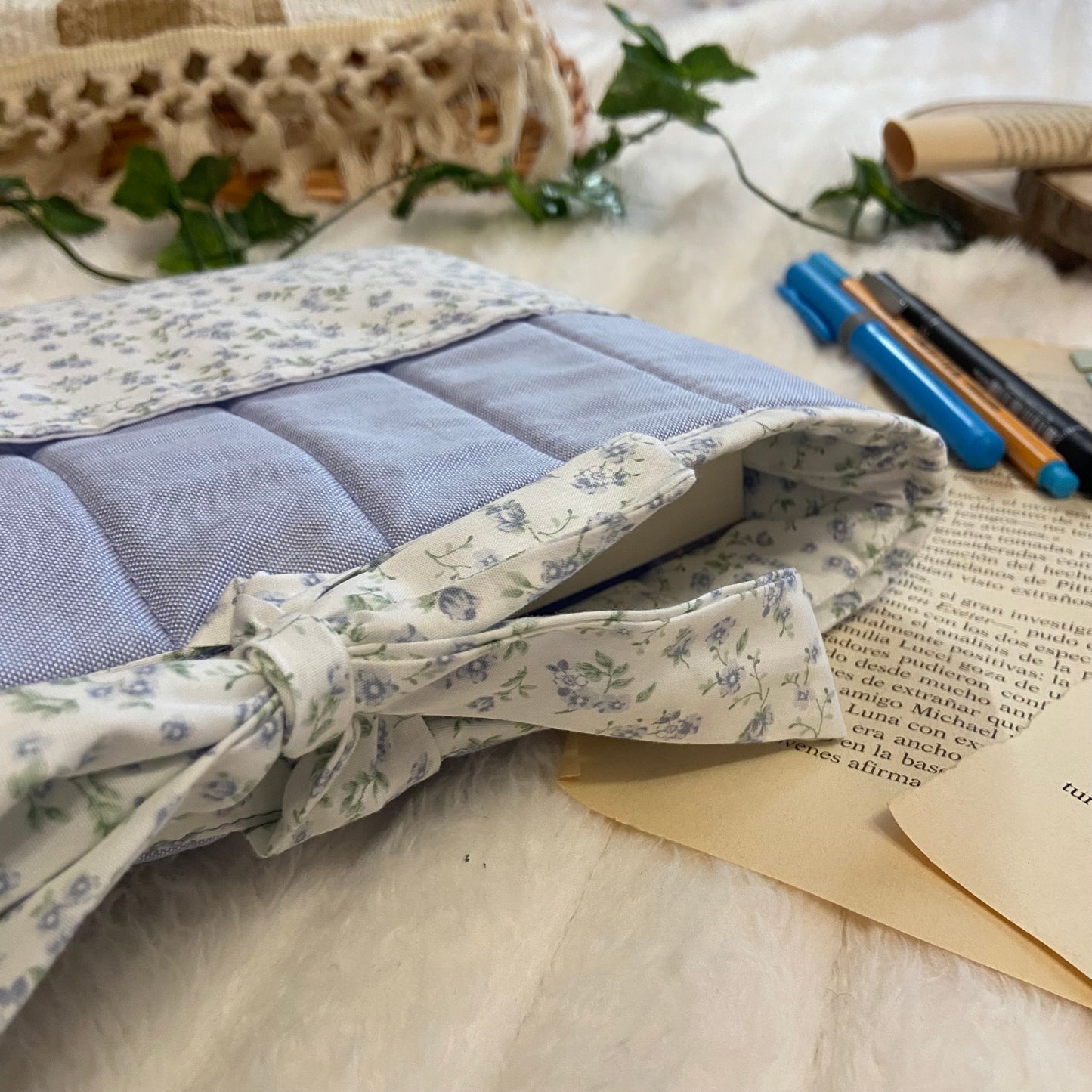 Funda literaria Bloom acolchada con bolsillos