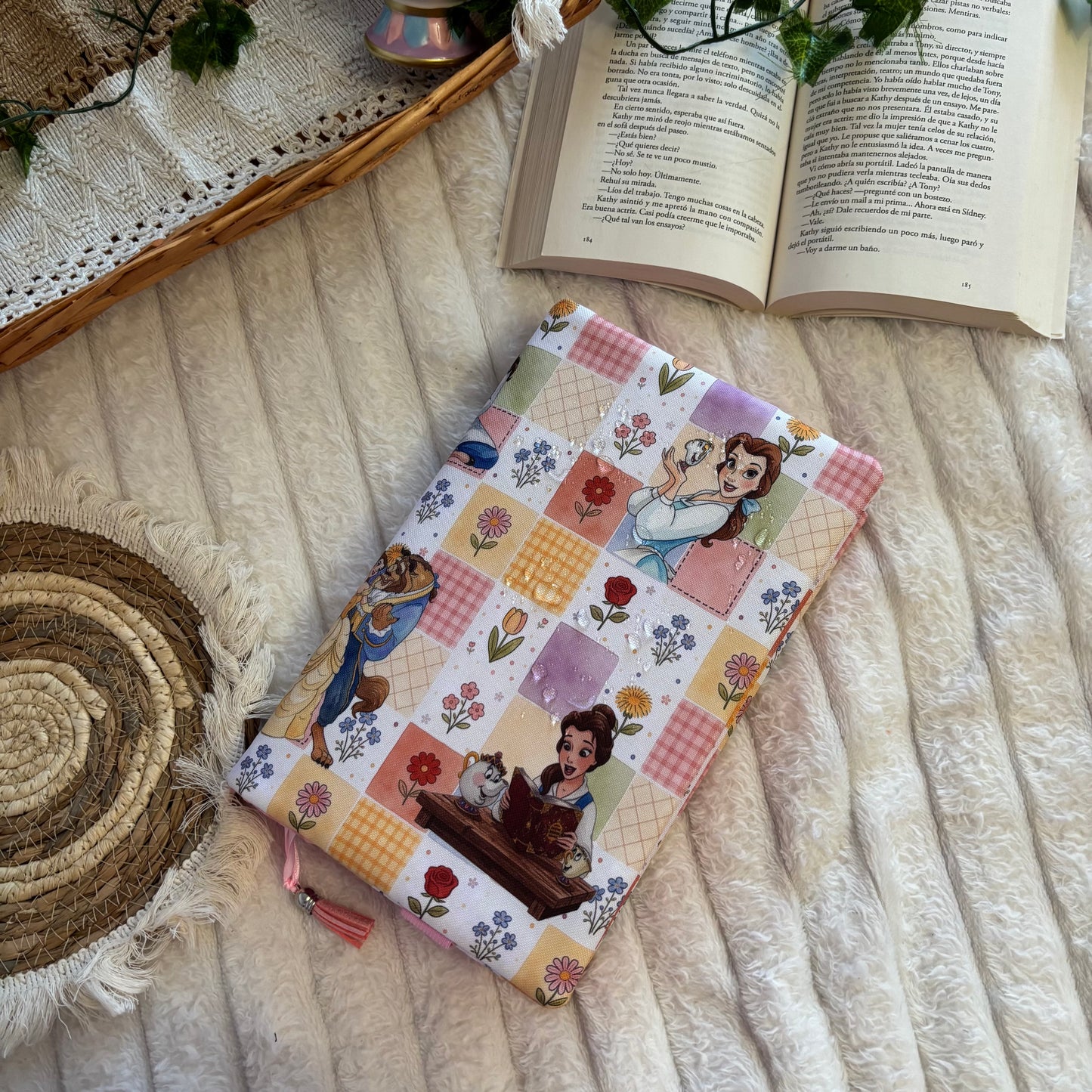 Funda ajustable Bella y Bestia Bloom impermeable