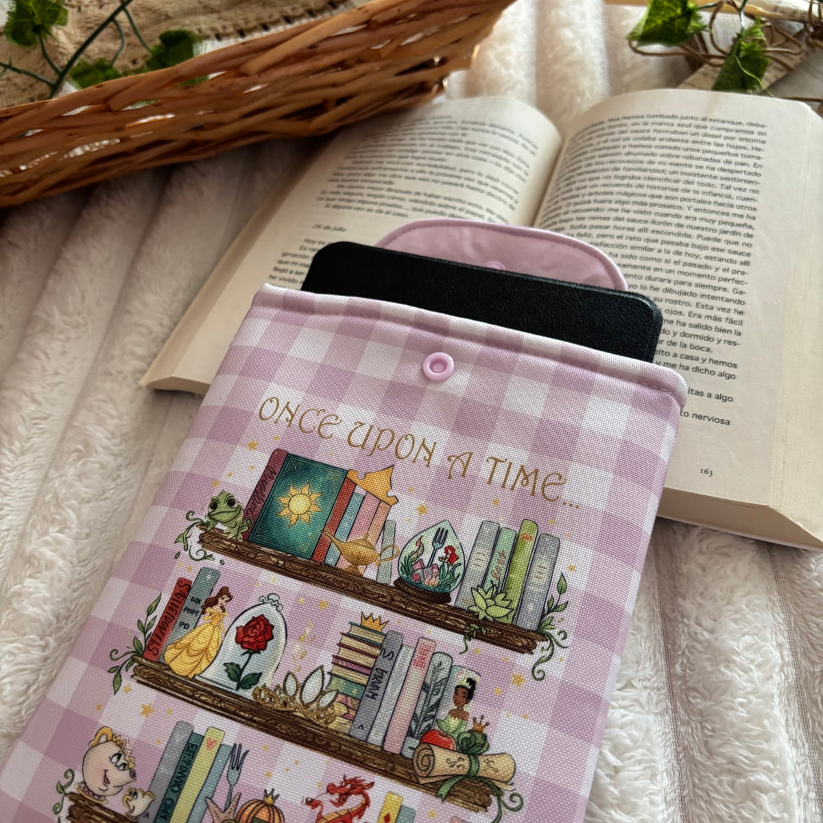 Funda kindle/kobo estantería princesas Disney impermeable
