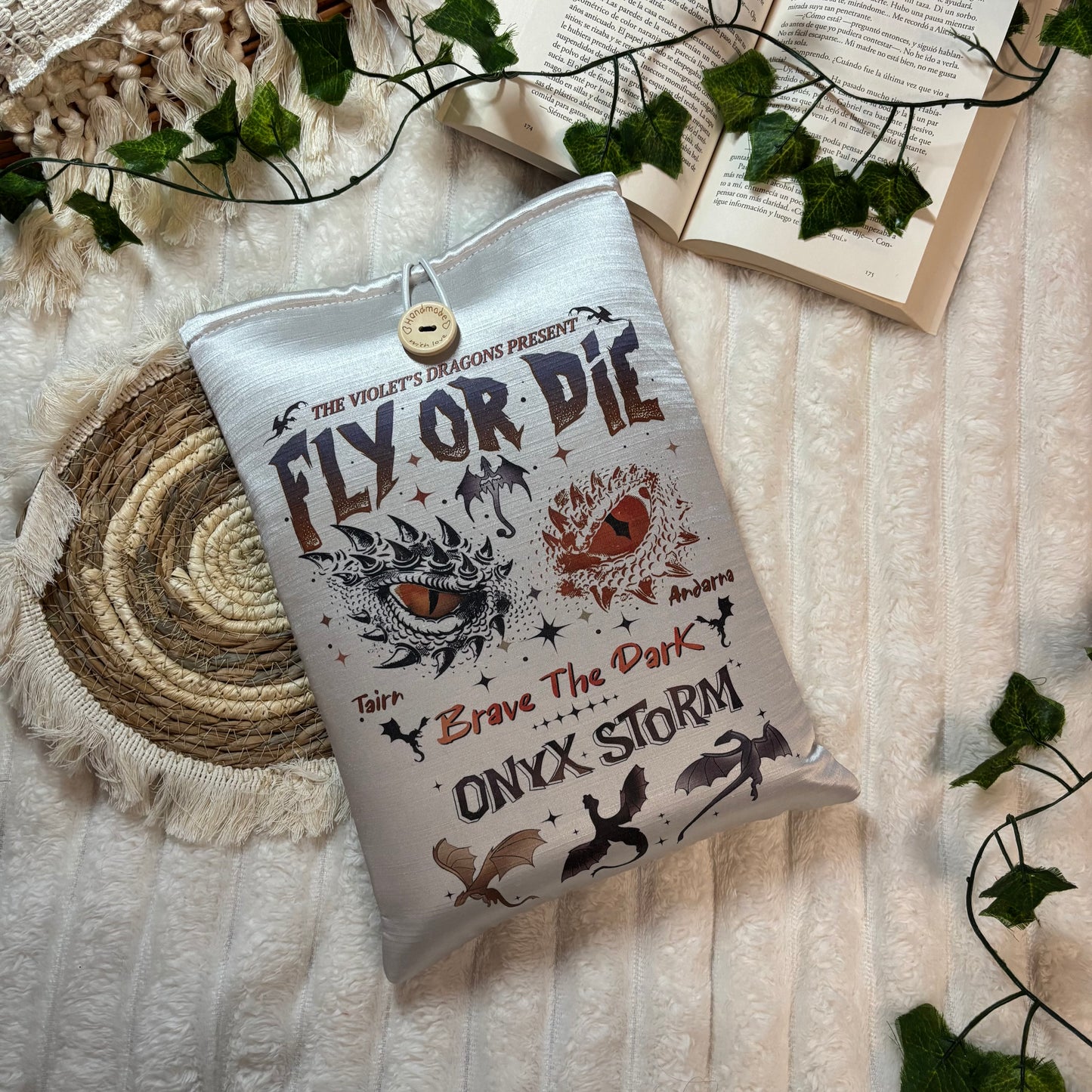 Funda literaria Fly or die