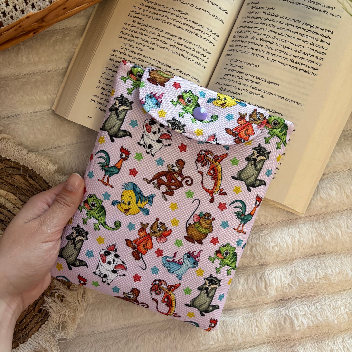 Funda kindle/kobo libra colour mascotas Disney impermeable