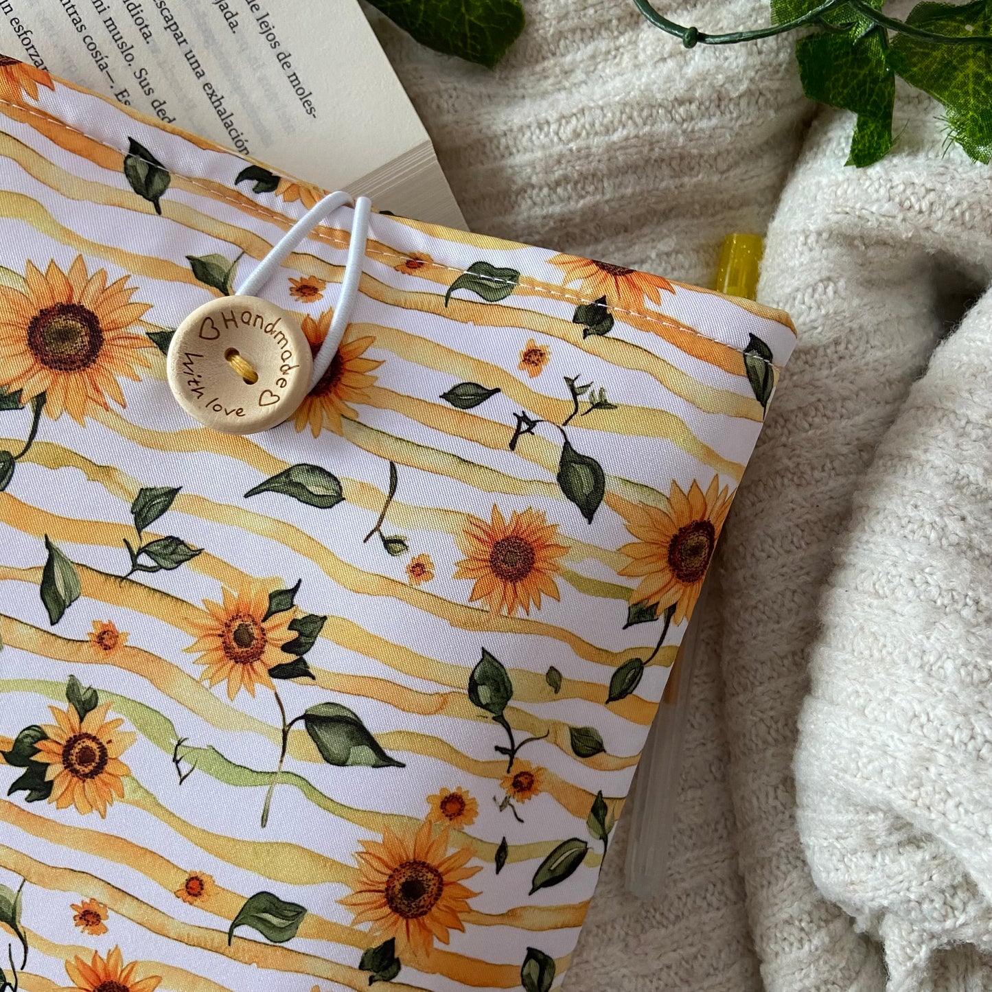 Funda literaria tus girasoles