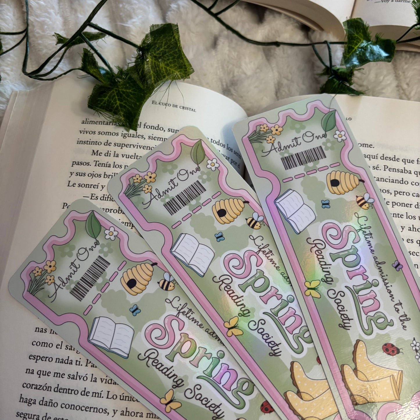 Marcapáginas Spring reading society holográfico