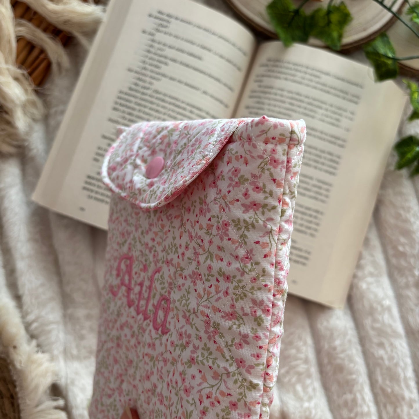 Funda kindle/kobo libra colour Versia acolchada y bordada con nombre