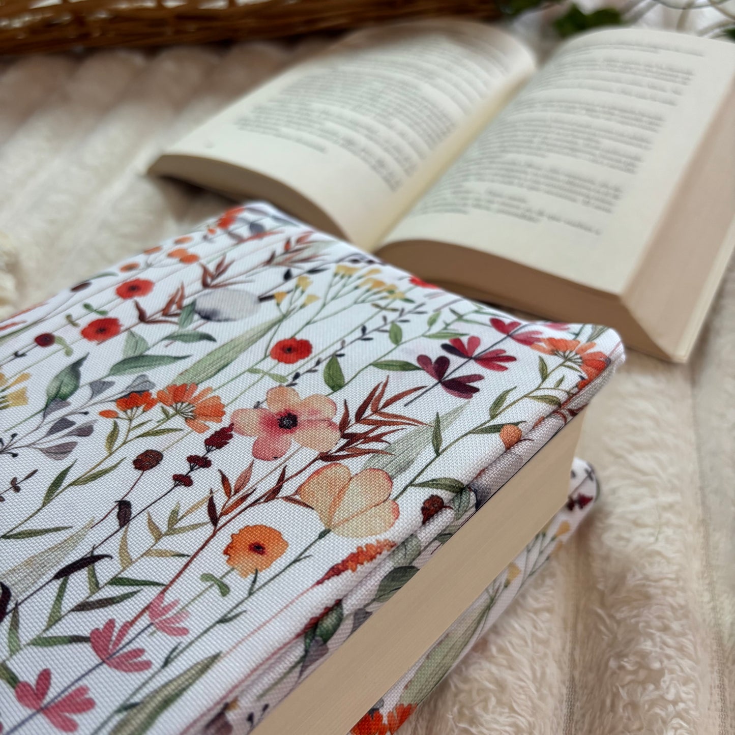 Funda ajustable ramas de flores impermeable