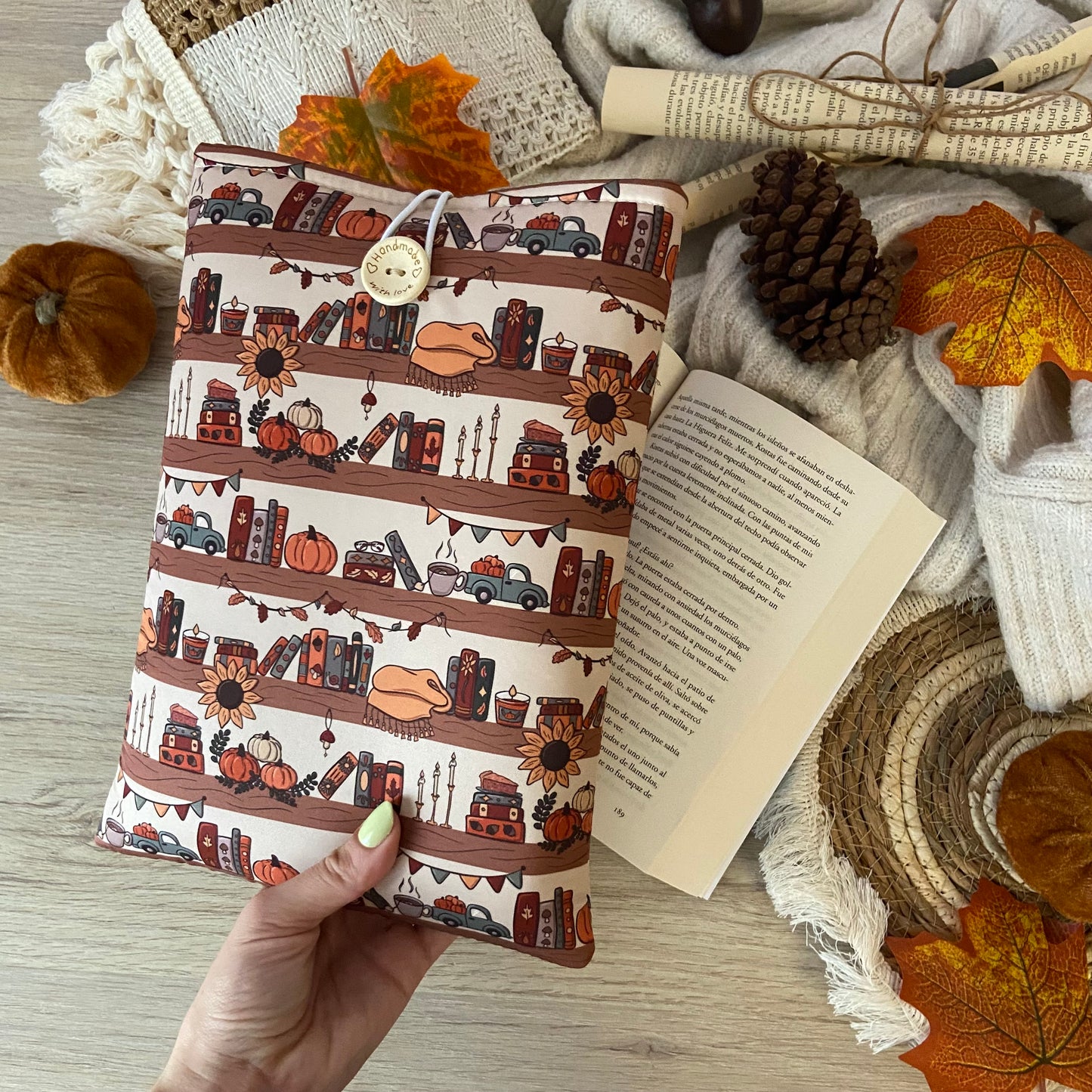 Funda literaria estantería otoñal