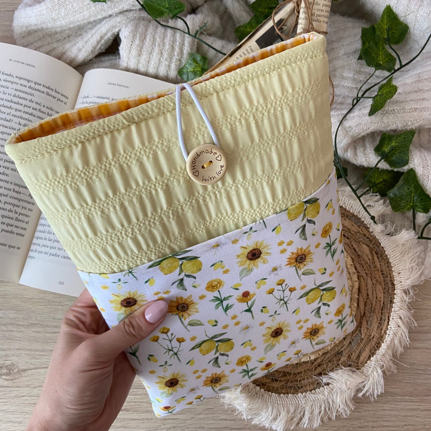 Funda literaria girasoles y limones con bolsillo